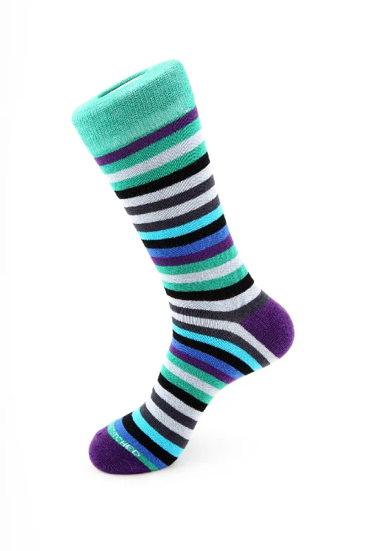 Women's over - the - calf socks with a stripe design7 Color Stripe Sock