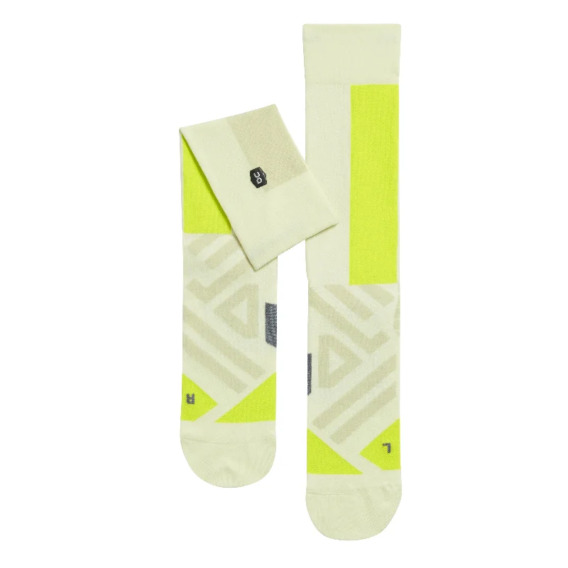 Women's ankle socks with a frilly edgeOn Performance High Sock | Seedling / Kiwi